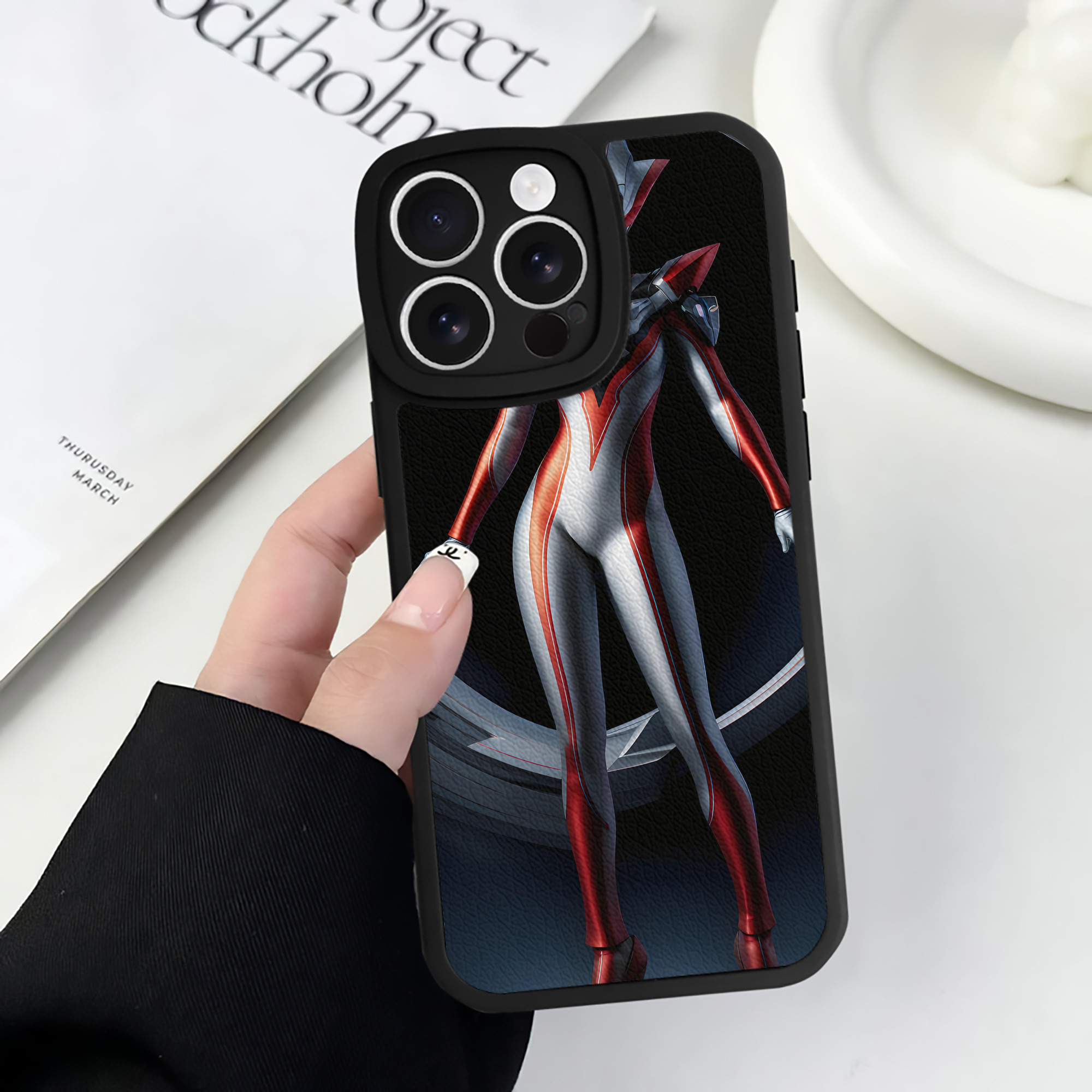 （画像用） ウルトラマン Ultraman 【iPhone 16シリーズ対応】シリコンスマホケース（レザー調） 材質：シリコン